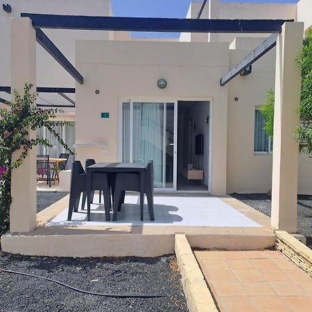 Homeforguest Apartamento Con Terraza Y Piscina En Corralejo Ngoại thất bức ảnh