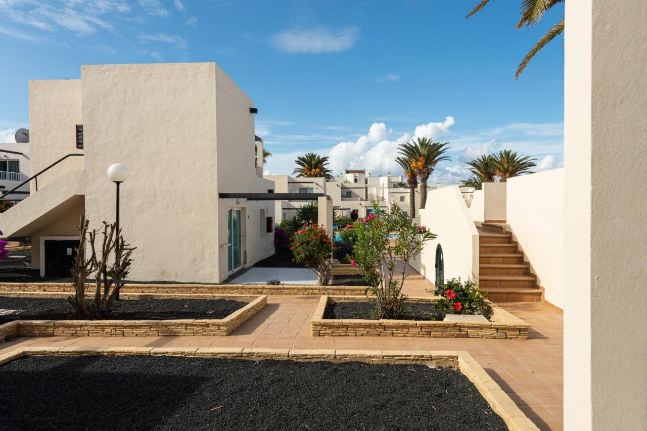 Homeforguest Apartamento Con Terraza Y Piscina En Corralejo Ngoại thất bức ảnh