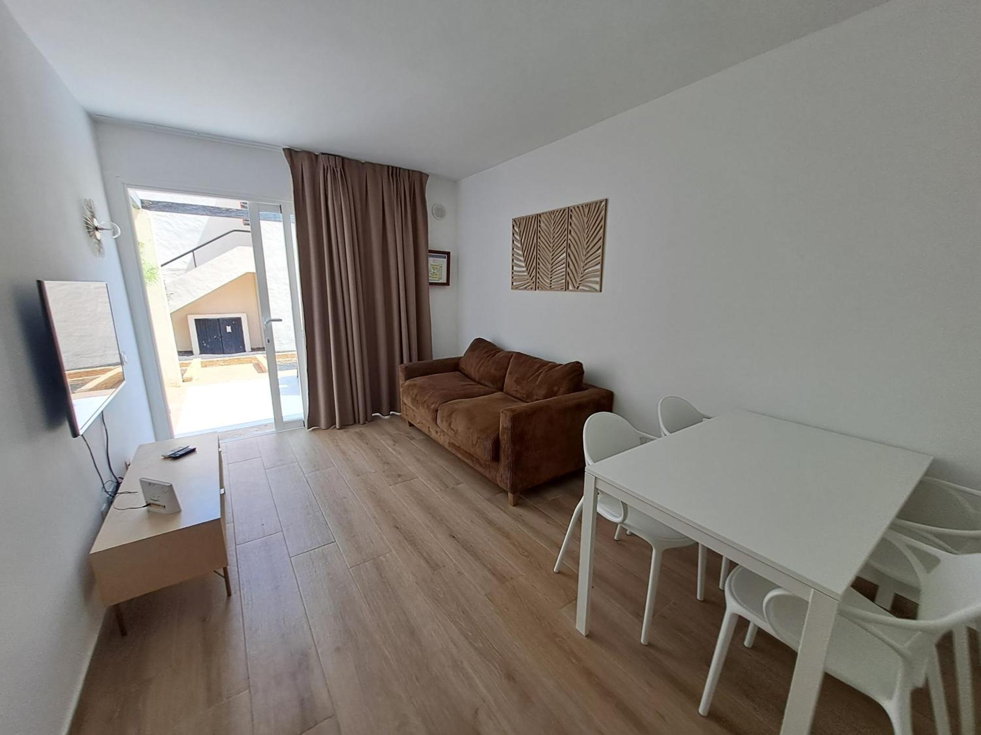 Homeforguest Apartamento Con Terraza Y Piscina En Corralejo Ngoại thất bức ảnh